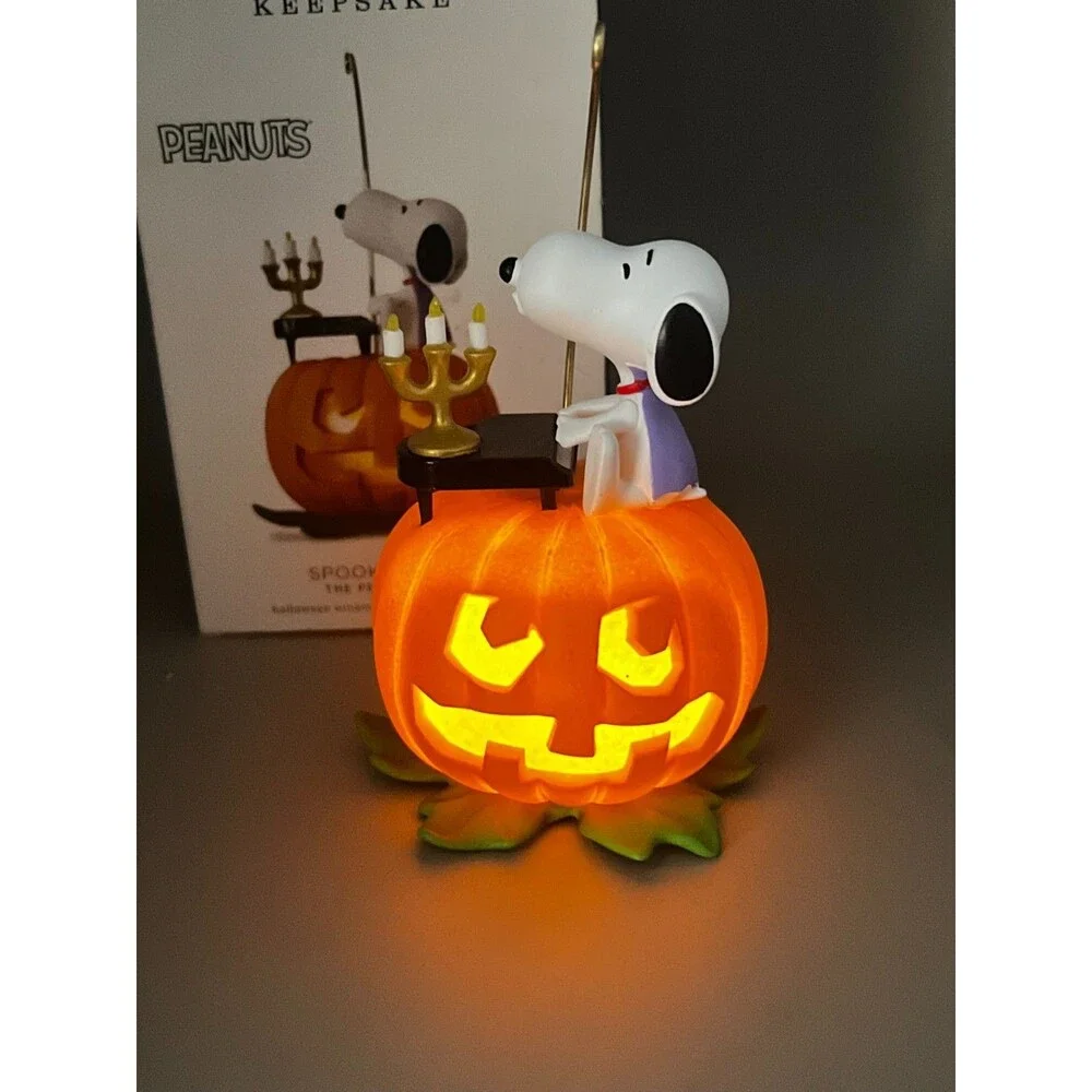 Hallmark Keepsake SPOOKY SNOOPY The Peanuts Magic Sound Light Halloween Ornament